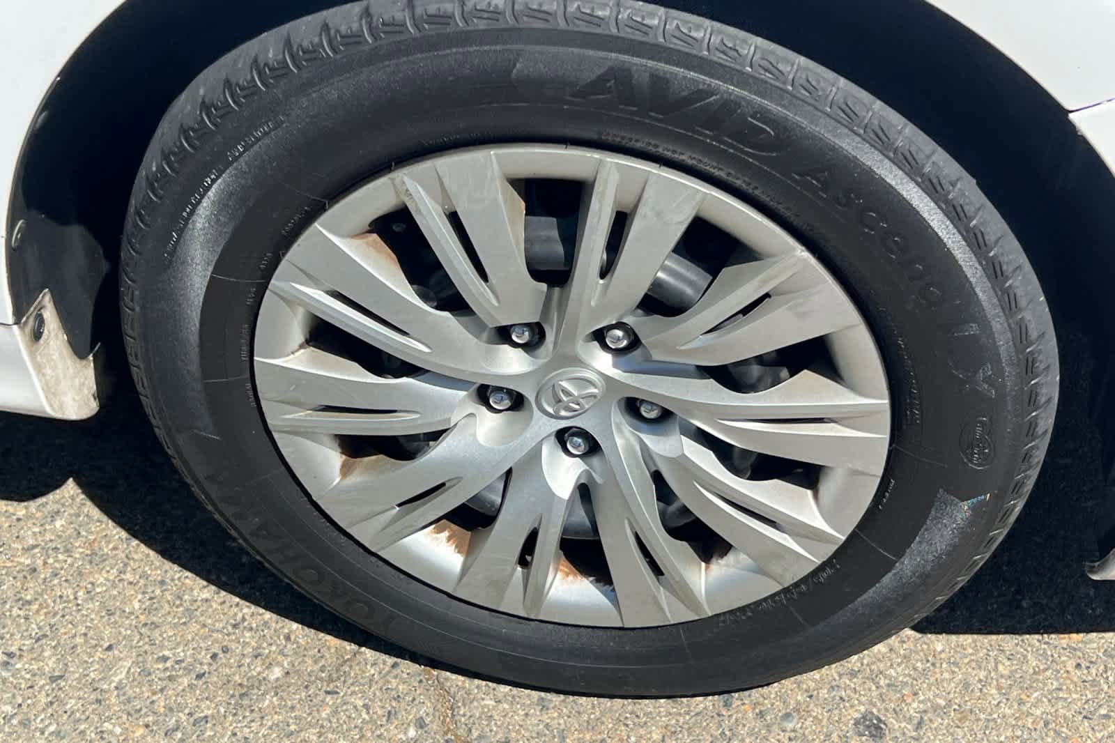 Used 2014 Toyota Camry LE FWD image 15