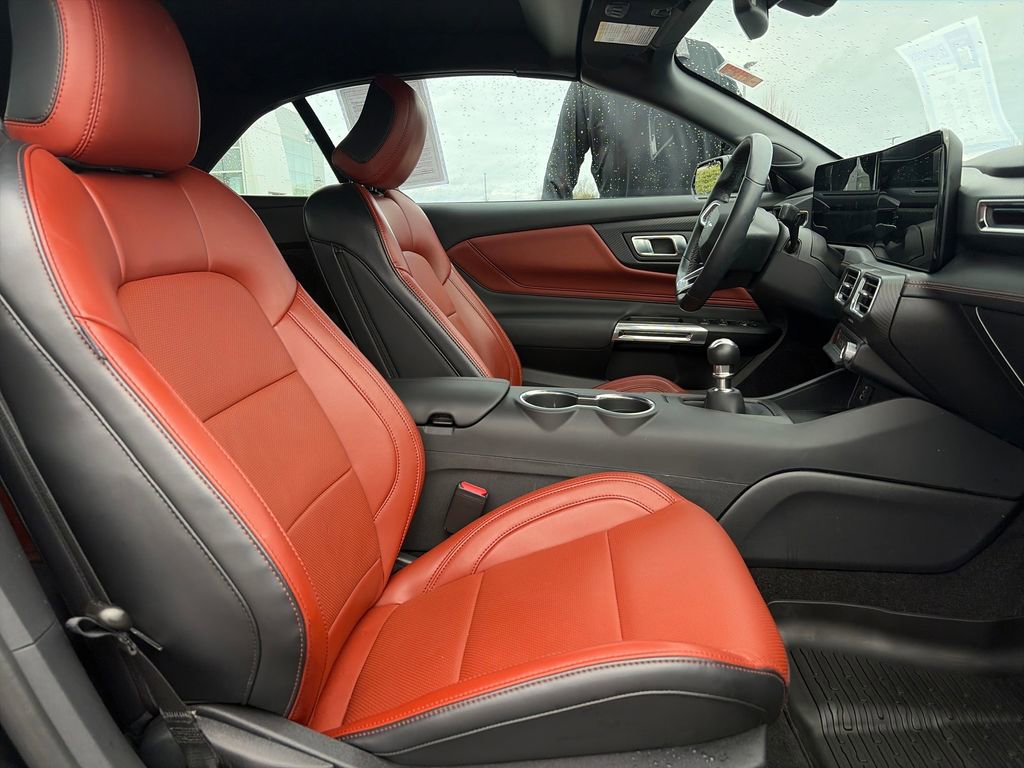 Used 2025 Ford Mustang GT Premium RWD image 17