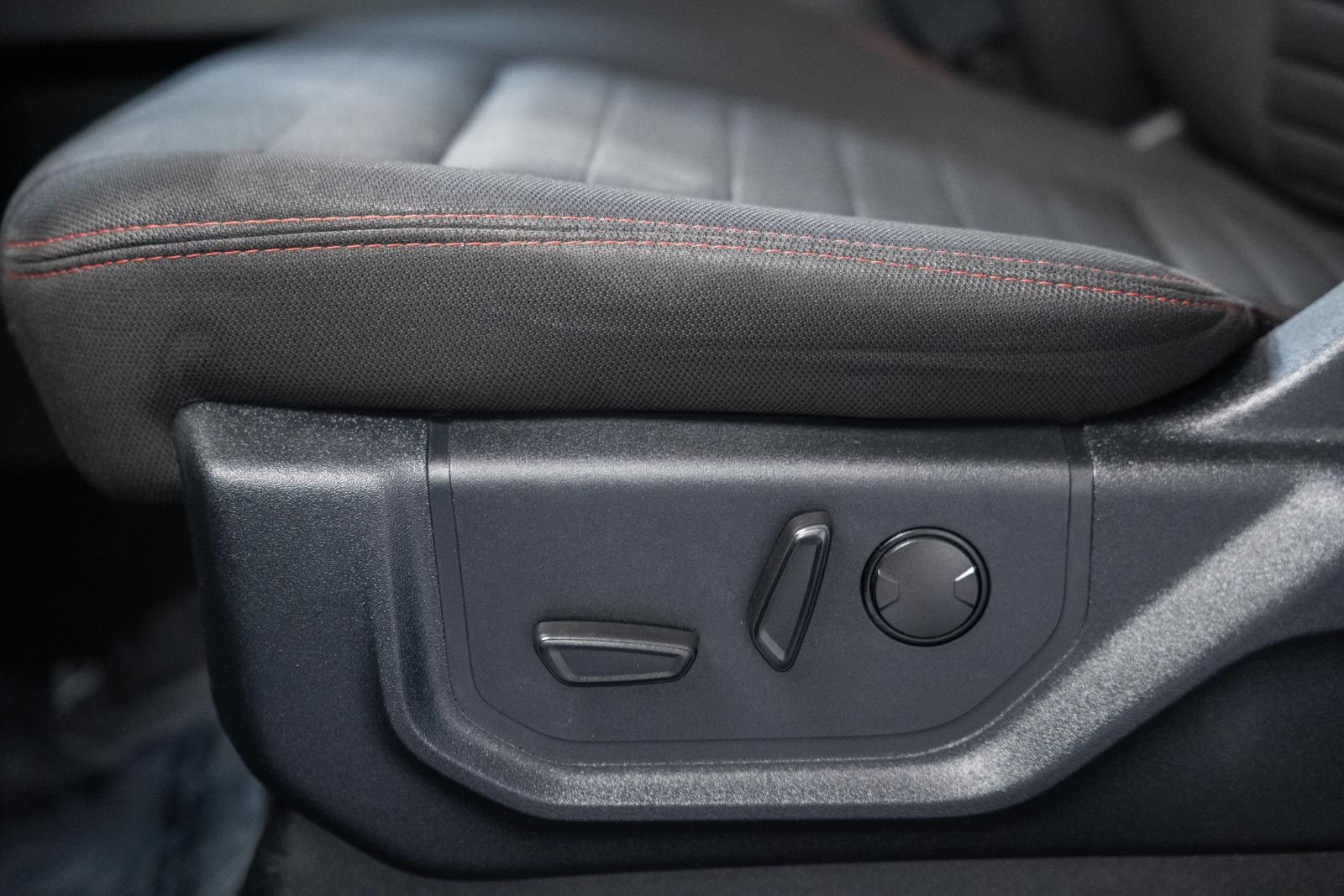 Used 2019 Ford F150 XLT w/ Equipment Group 302A Luxury AWD/4WD image 39