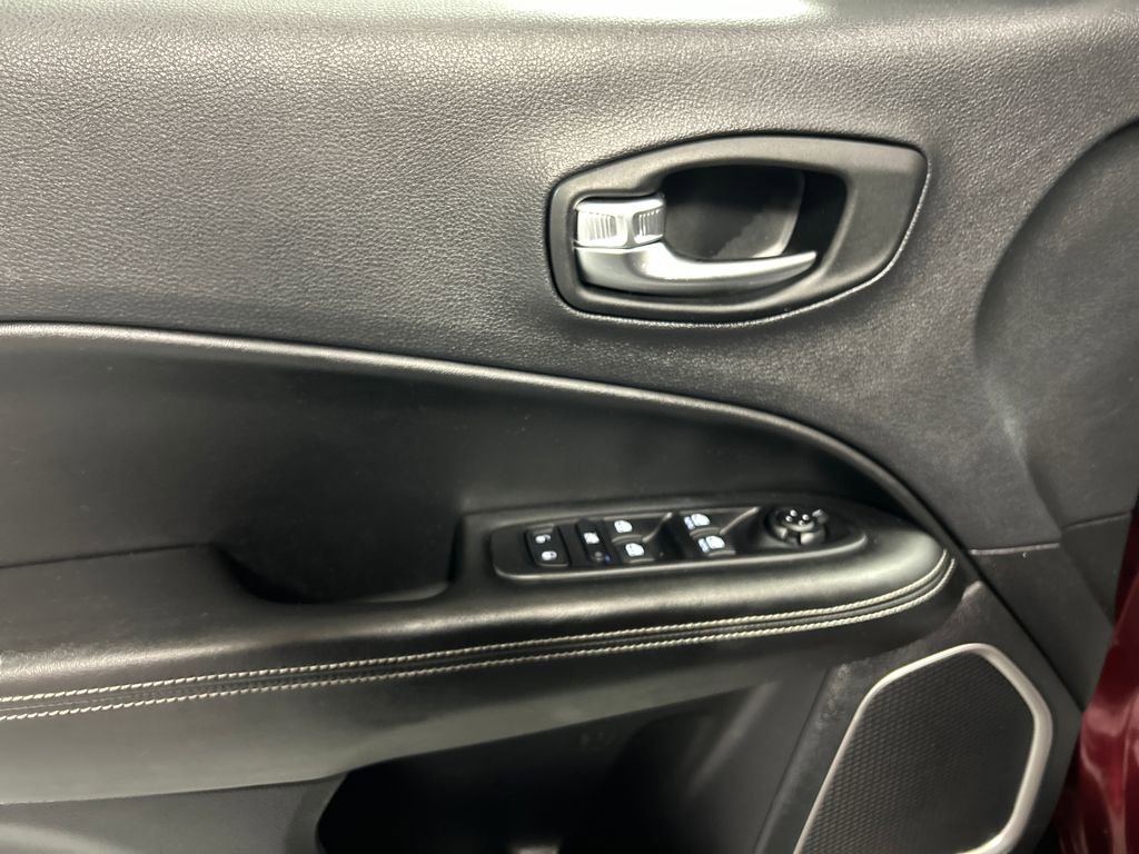 Used 2021 Jeep Compass Latitude AWD/4WD image 14