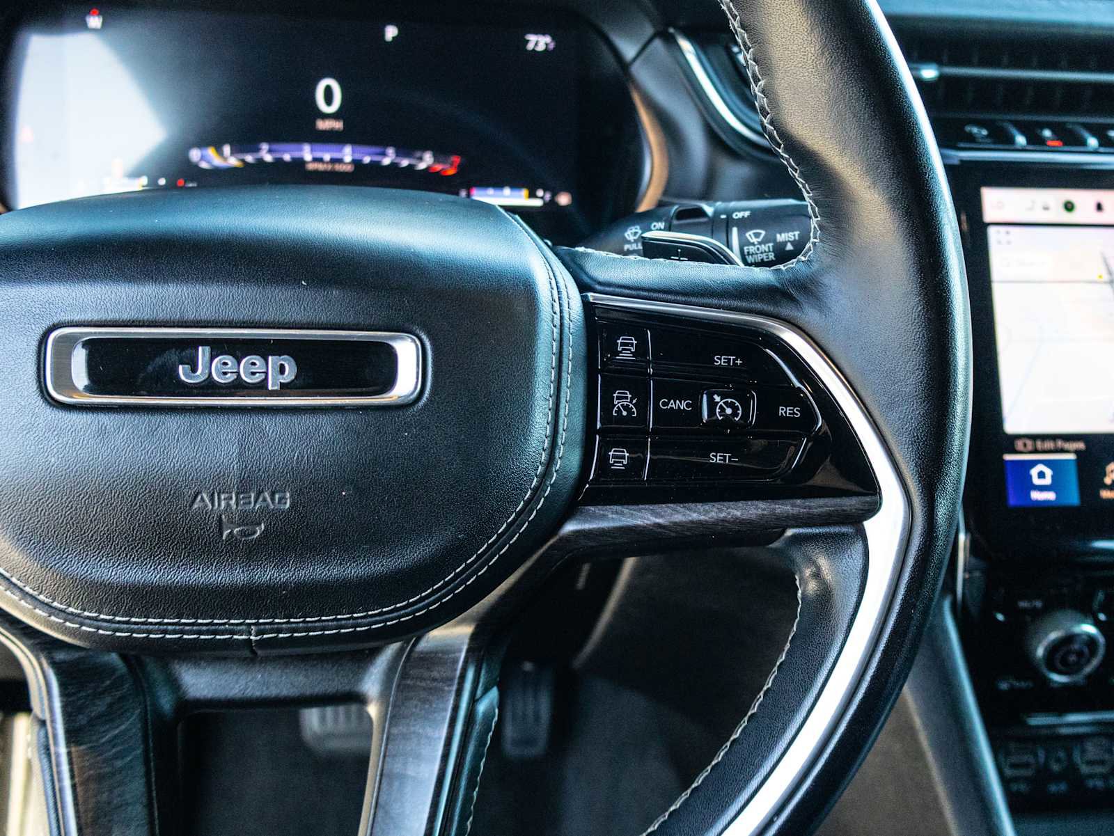 Used 2022 Jeep Grand Cherokee L Overland w/ Luxury Tech Group IV RWD image 48