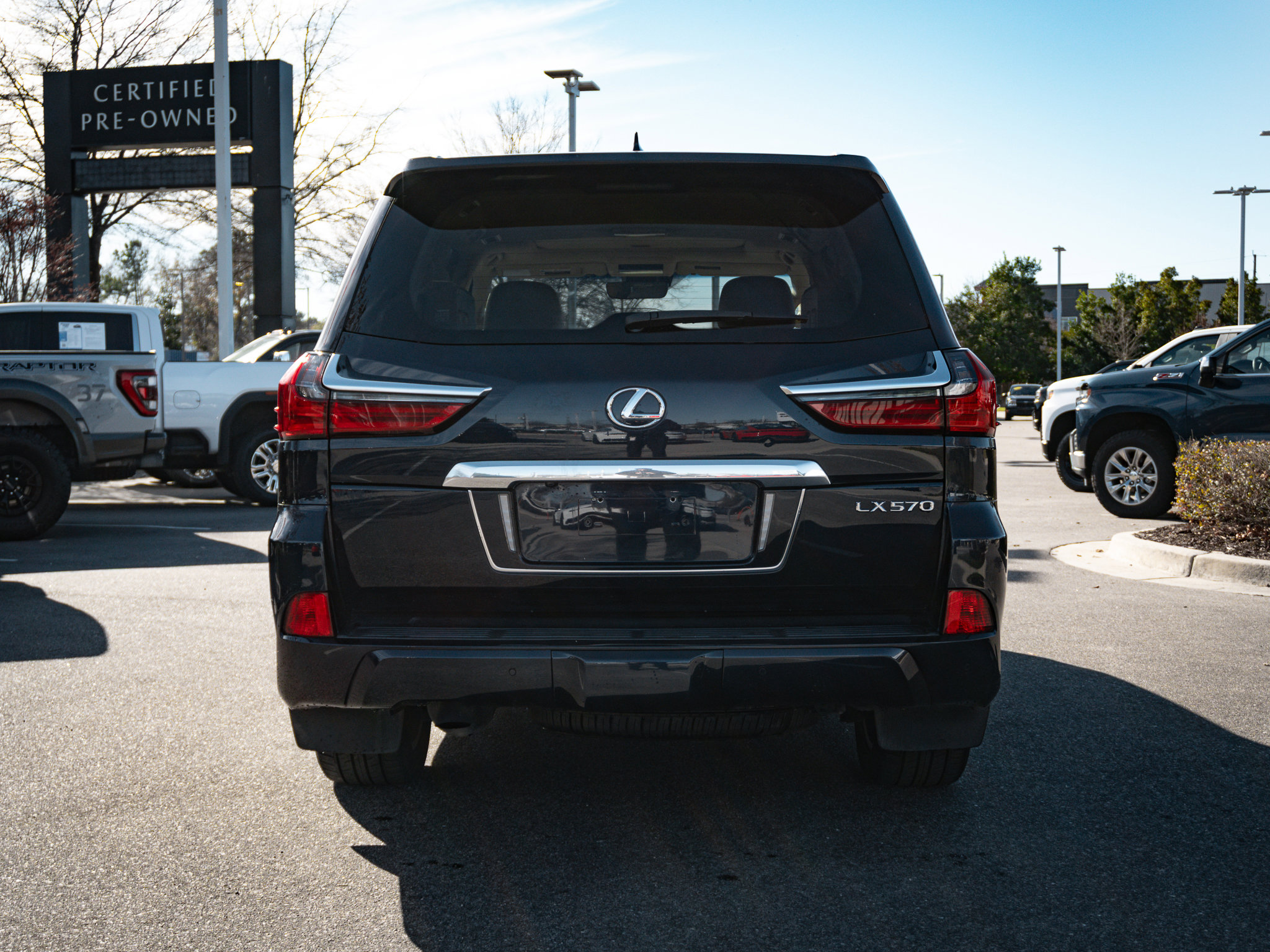Used 2018 Lexus LX 570 4WD w/ Luxury Package image 9