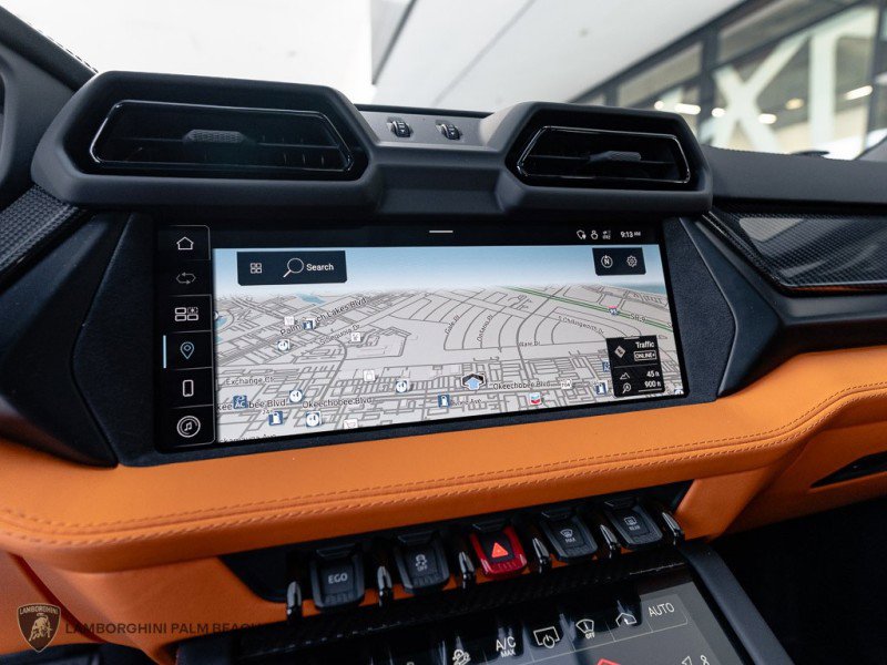 Used 2025 Lamborghini Urus SE image 15