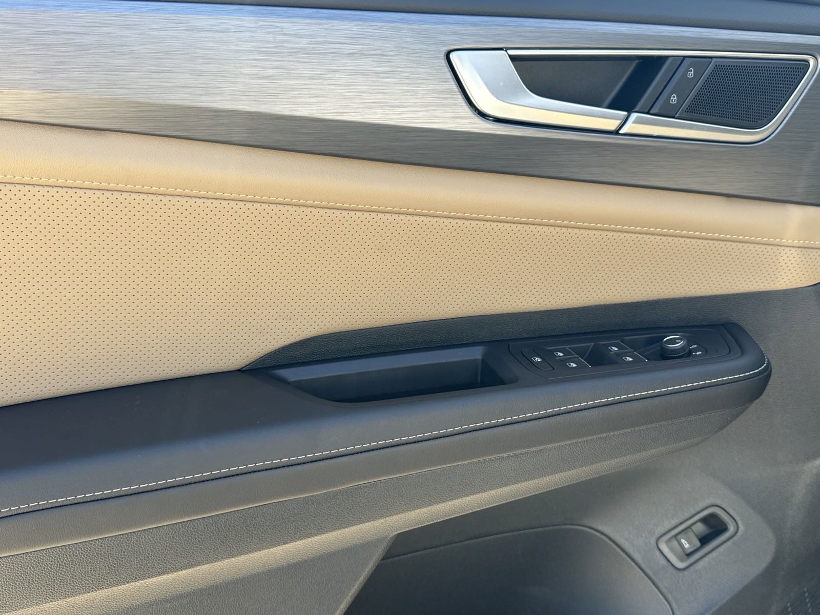 Certified 2026 Volkswagen Atlas Cross Sport SE FWD image 36