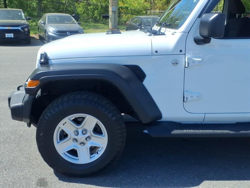 Used 2020 Jeep Gladiator Sport w/ Quick Order Package 24S image 7
