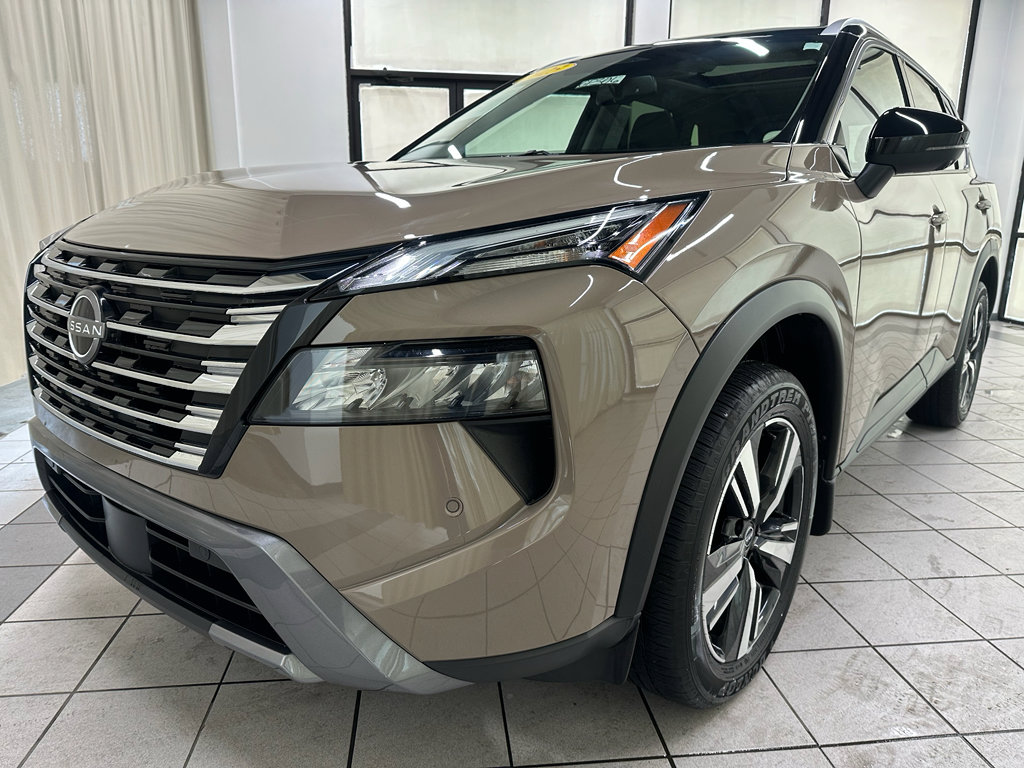 Used 2025 Nissan Rogue SL w/ Tech Package AWD/4WD image 11