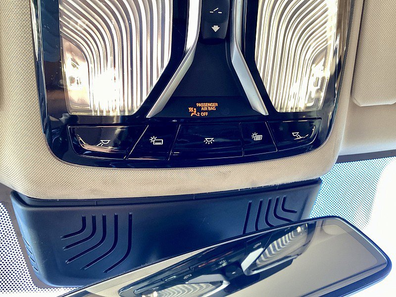 Used 2018 BMW 740i image 15