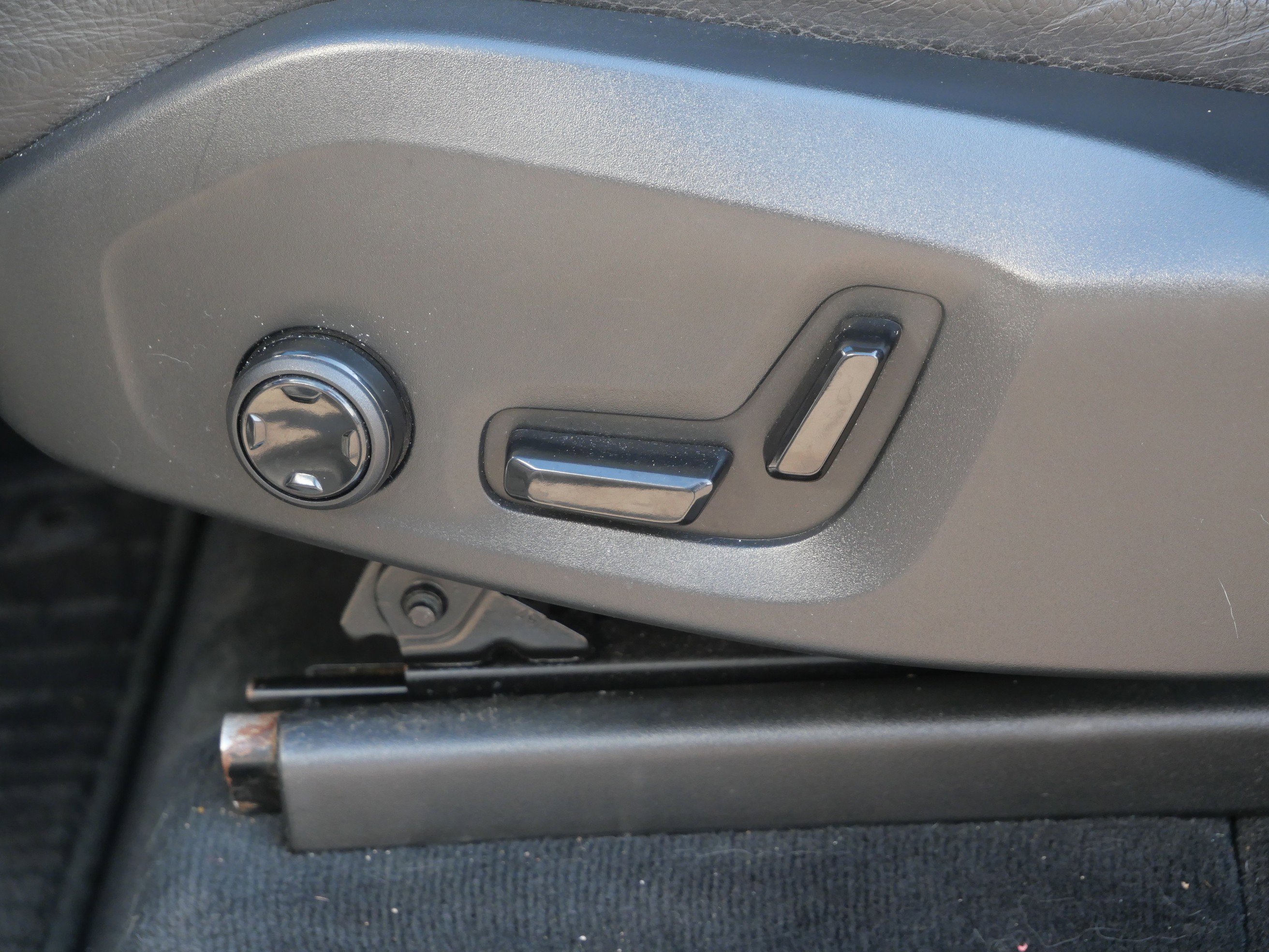 Used 2018 Volvo XC90 T5 Momentum w/ Convenience Package image 14