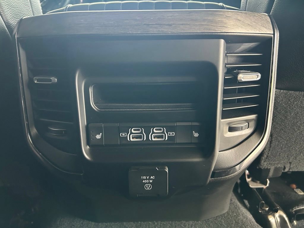 Used 2025 RAM 2500 Limited AWD/4WD image 37
