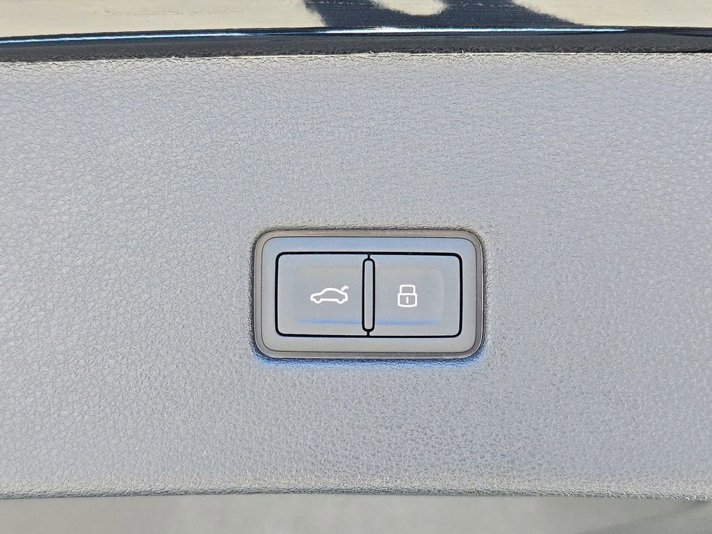 New 2026 Audi SQ8 Prestige AWD/4WD image 13