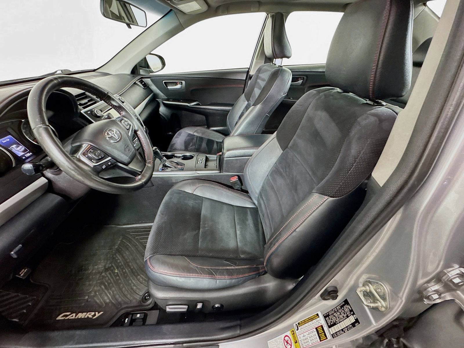 Used 2016 Toyota Camry XSE w/ Moonroof Package FWD image 20