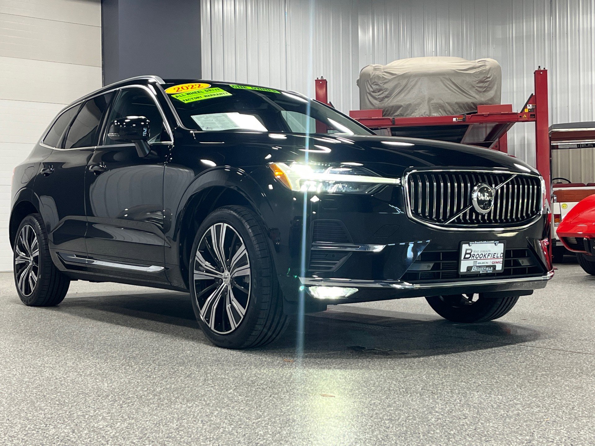 Used 2022 Volvo XC60 B5 Inscription image 6