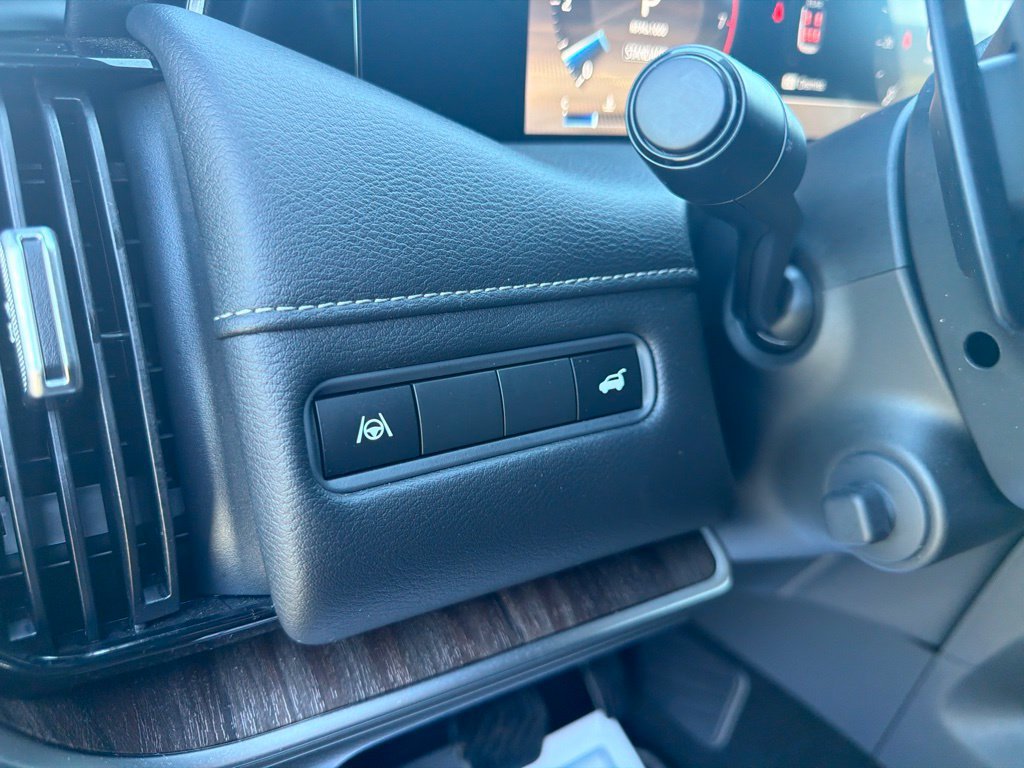 Certified 2026 Nissan Armada SL w/ Captain's Chari Seat Package AWD/4WD image 21