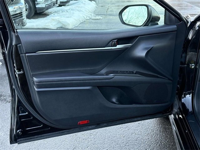 Used 2024 Toyota Camry SE w/ Convenience Package image 8