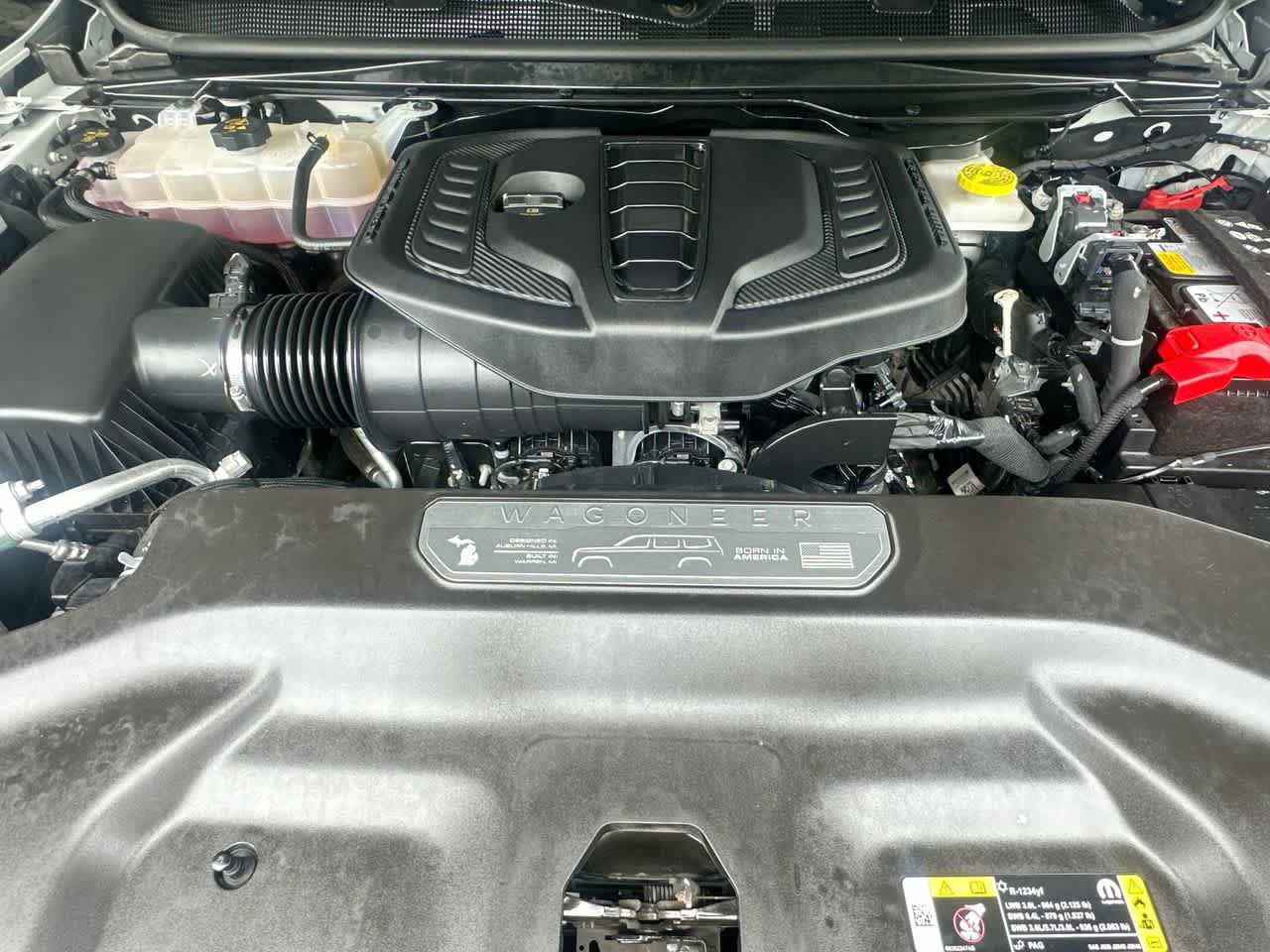 Used 2025 Jeep Wagoneer 4WD w/ Premium Group I image 12