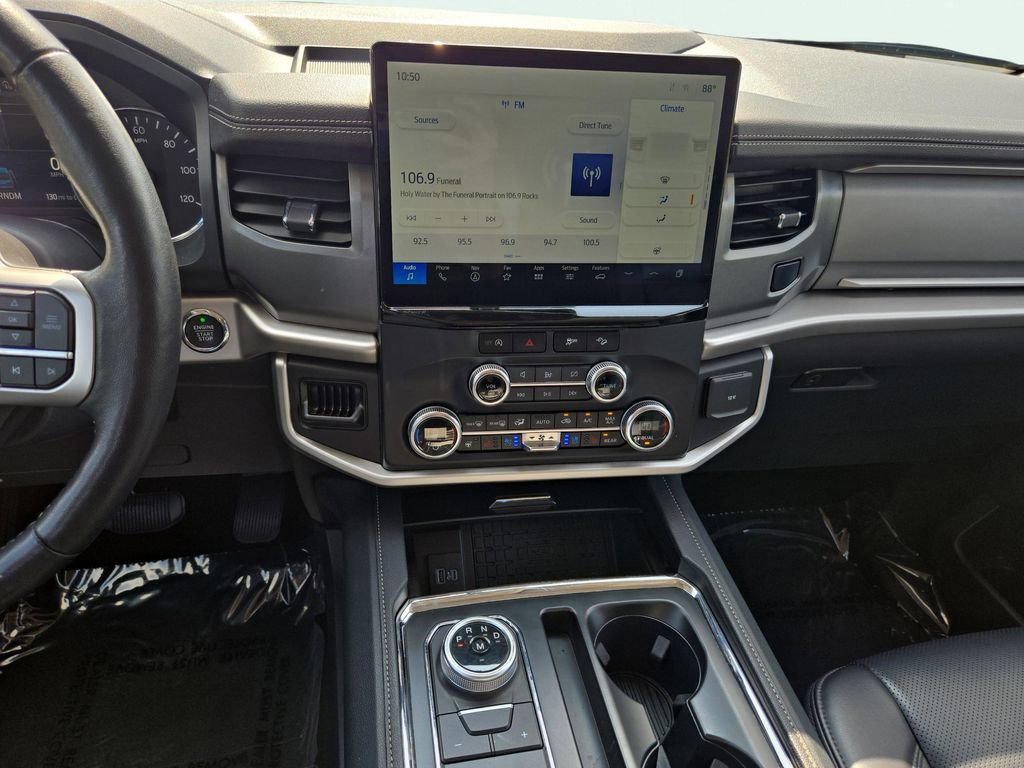 Used 2024 Ford Expedition XLT image 26