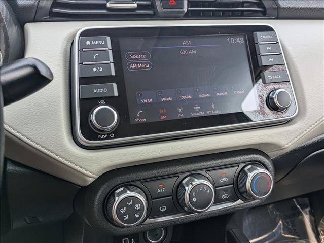 Used 2022 Nissan Versa SV FWD image 11