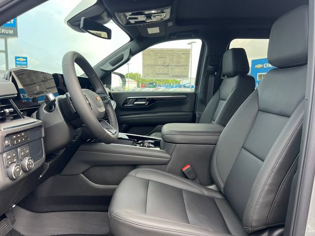 New 2026 Chevrolet Suburban LT w/ Comfort Package AWD/4WD image 4