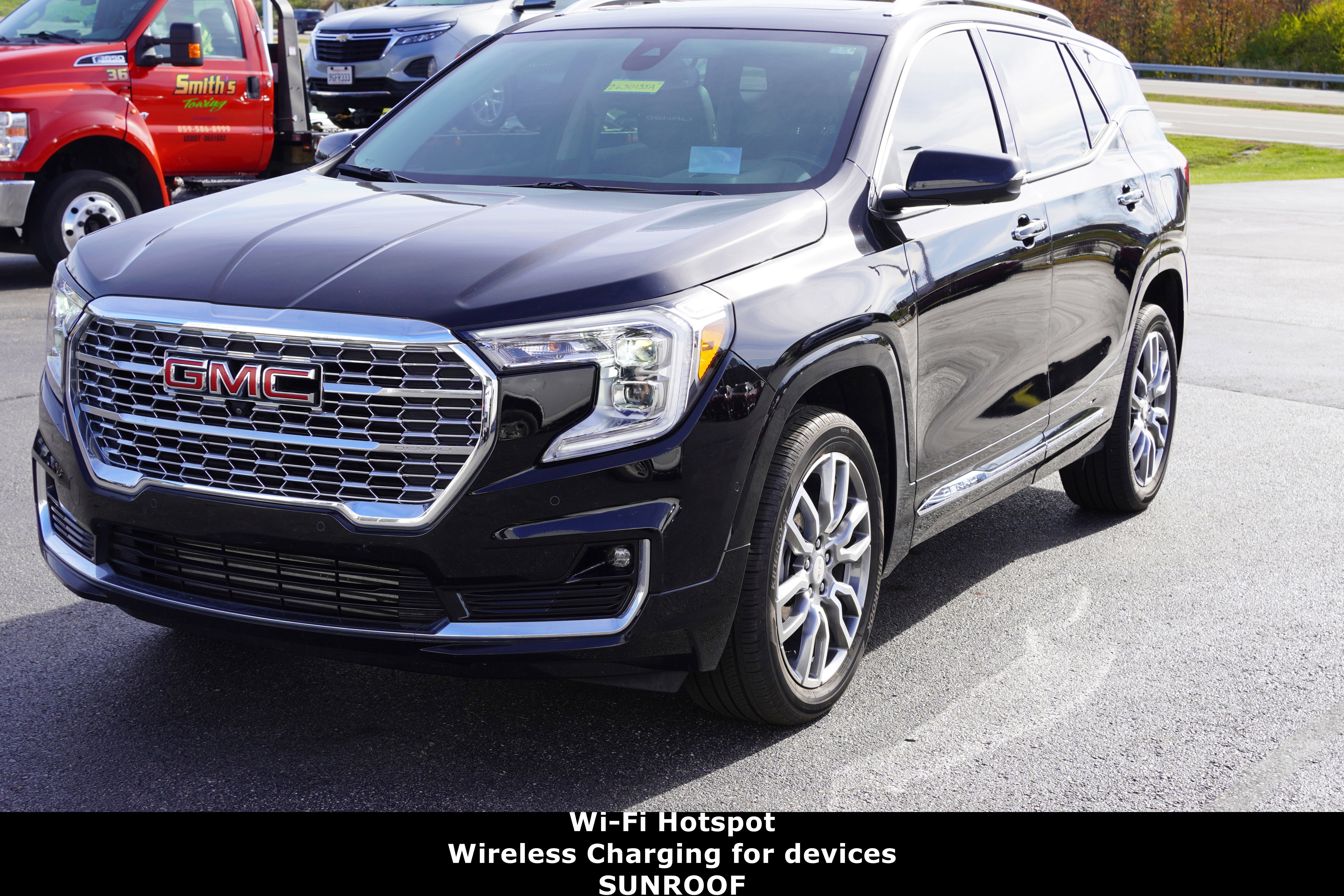 Used 2024 GMC Terrain Denali w/ Denali Premium Package image 3