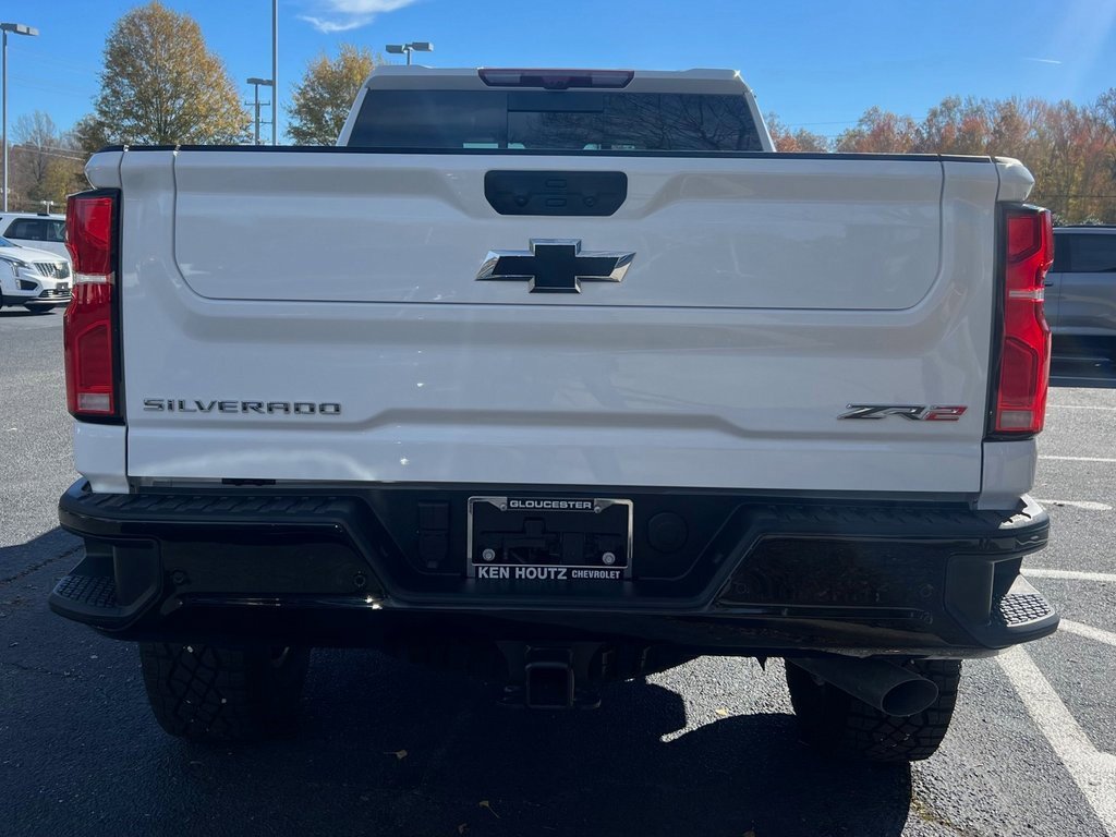 Used 2025 Chevrolet Silverado 2500 ZR2 w/ Technology Package image 20