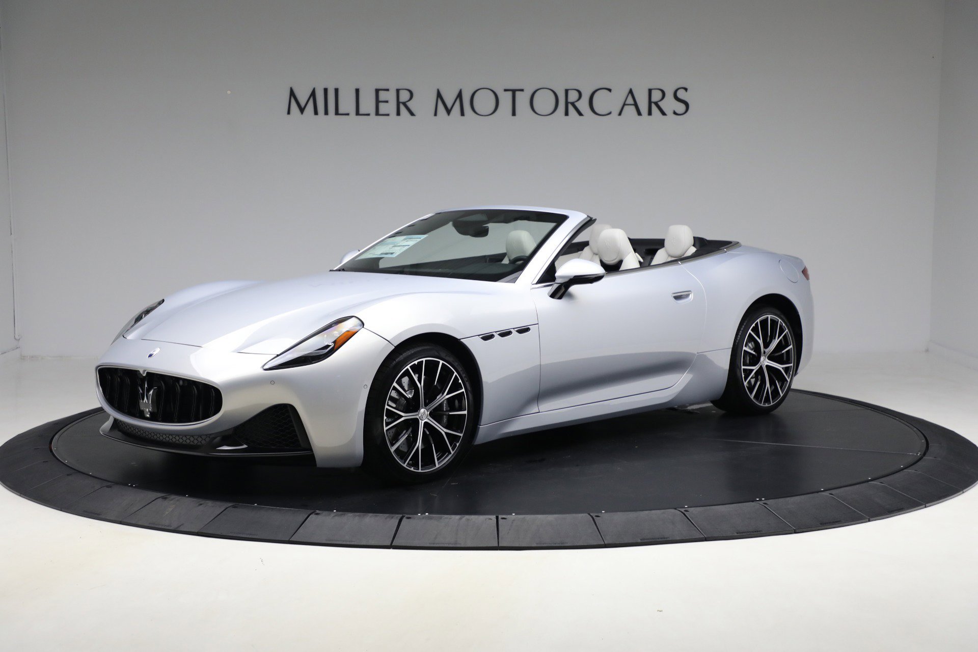 New 2026 Maserati GranCabrio Modena image 1