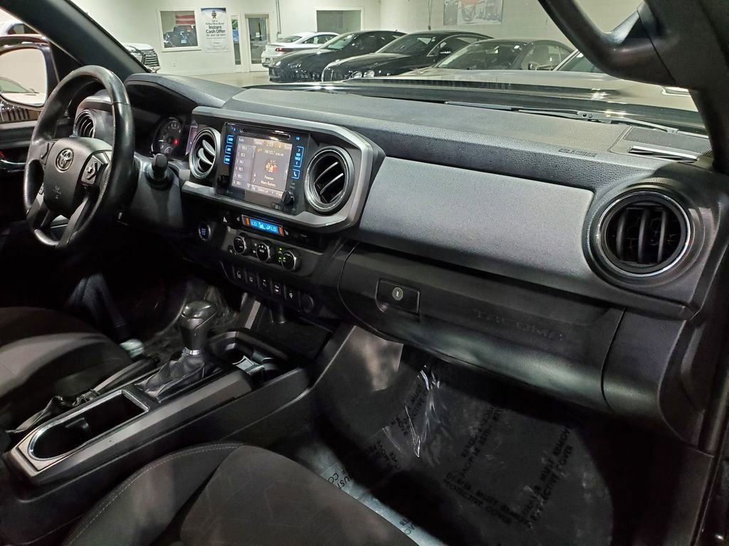 Used 2016 Toyota Tacoma TRD Sport w/ Premium & Technology Package RWD image 15