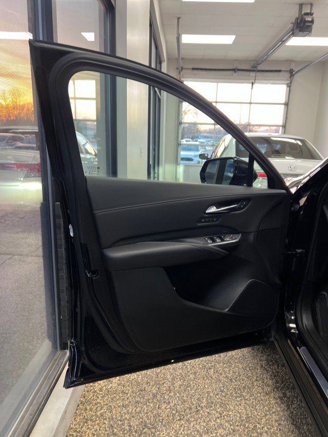 Used 2024 Cadillac XT4 Sport image 18