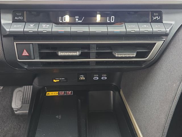 Used 2025 Toyota Camry LE image 23