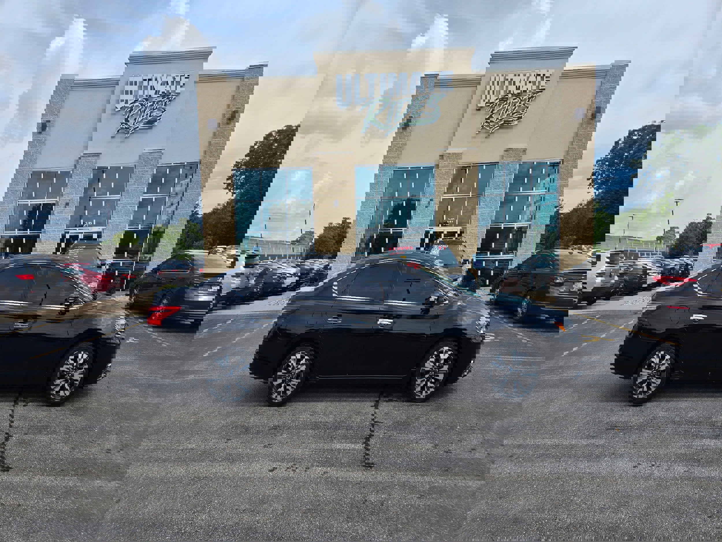 Used 2019 Nissan Sentra SL image 1