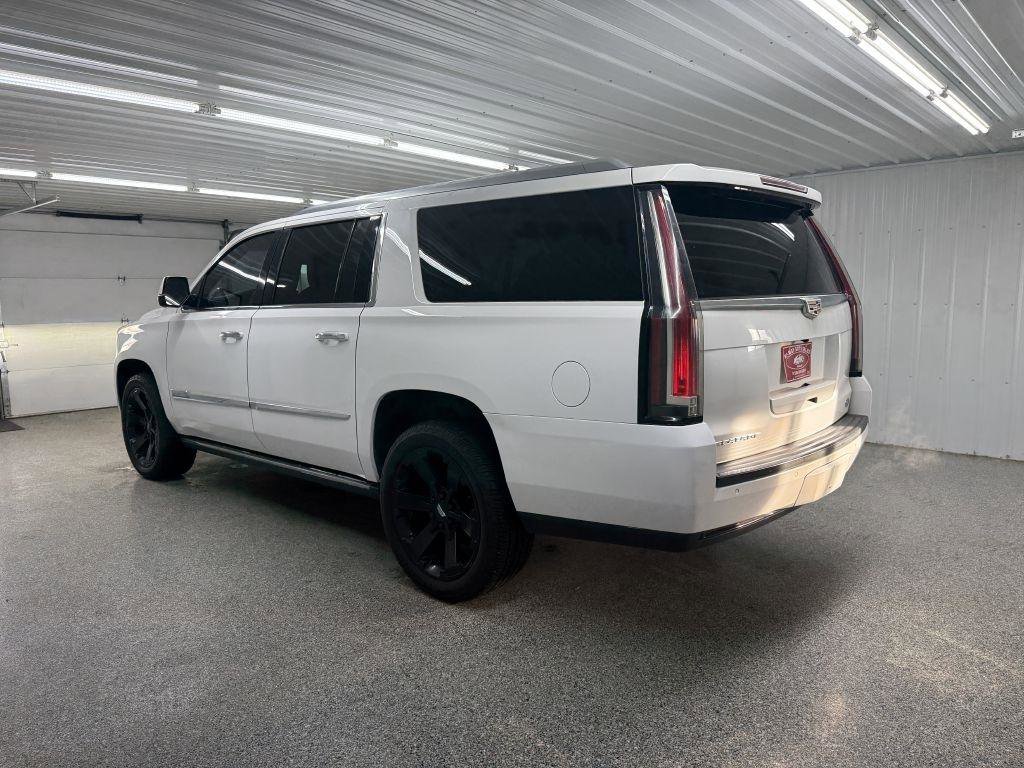 Used 2016 Cadillac Escalade ESV Platinum image 4