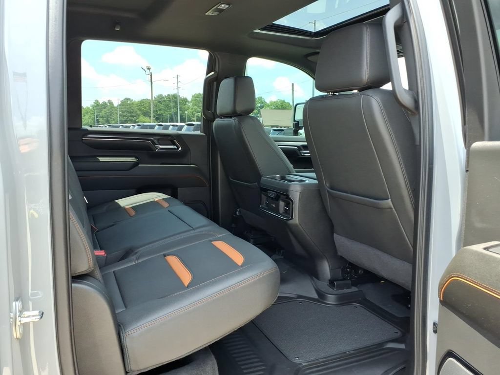 Used 2024 GMC Sierra 2500 AT4 w/ AT4 Premium Plus Package AWD/4WD image 14