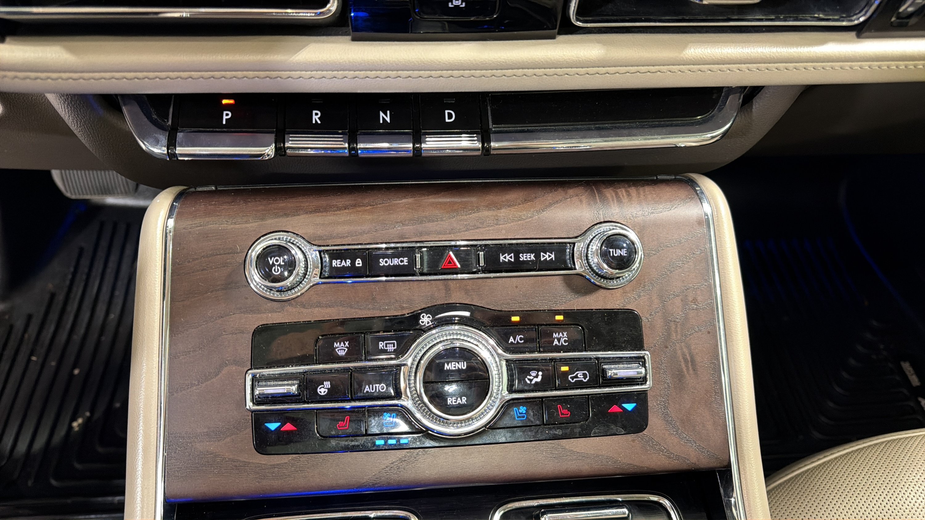 Used 2021 Lincoln Aviator Reserve w/ Elements Package Plus RWD image 18