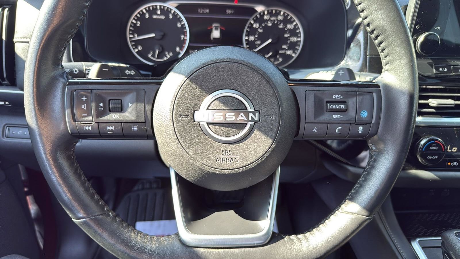 Used 2023 Nissan Pathfinder SL w/ SL Premium Package image 15