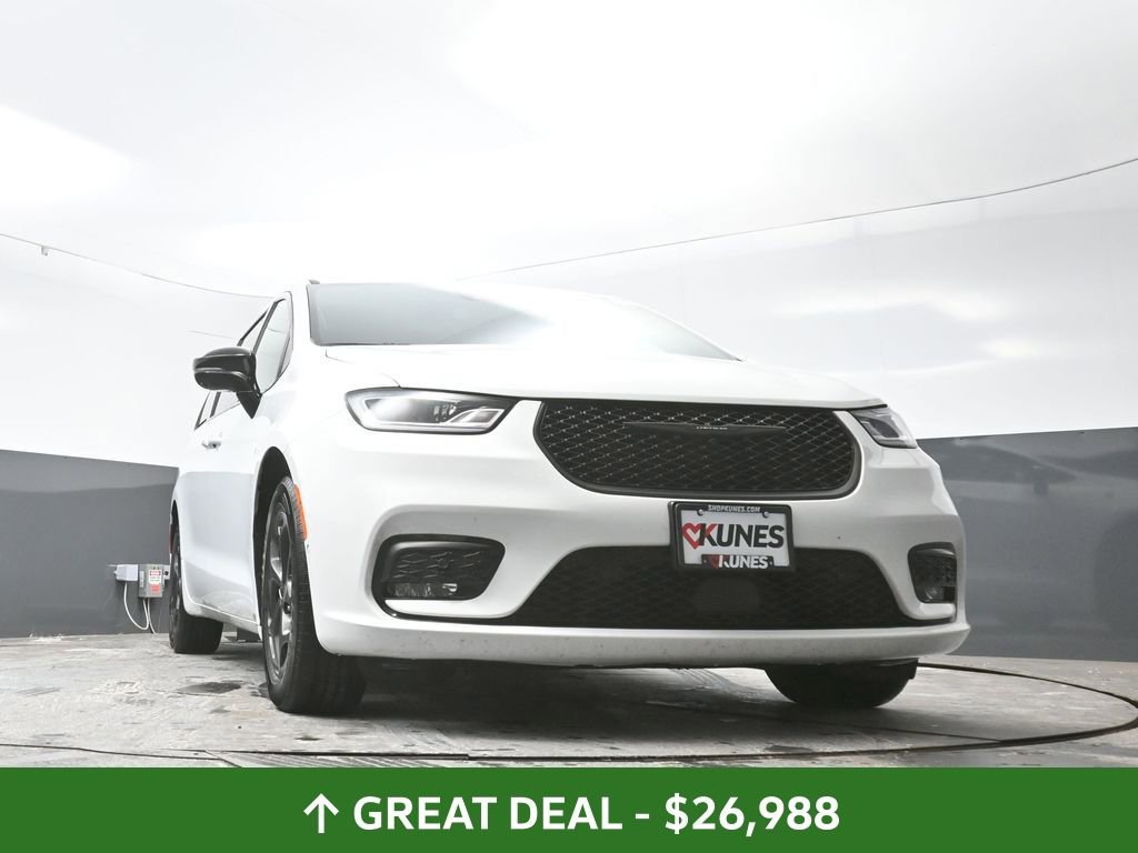 Used 2024 Chrysler Pacifica Select image 53