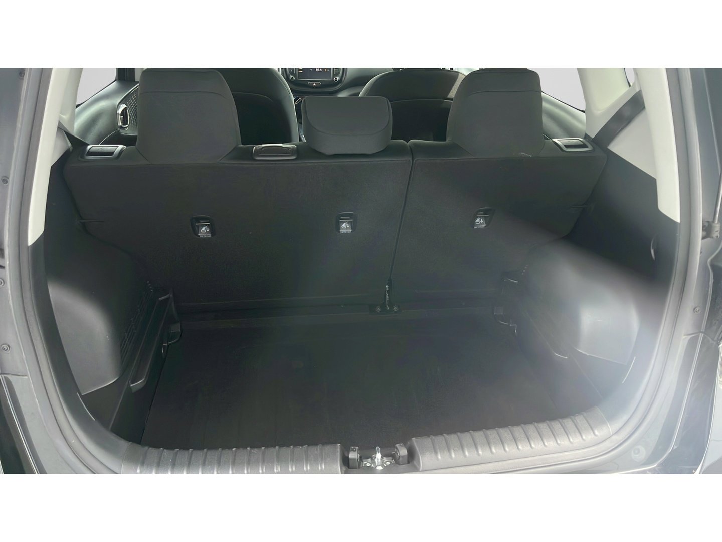 Used 2024 Kia Soul LX w/ Option Group 015 FWD image 24