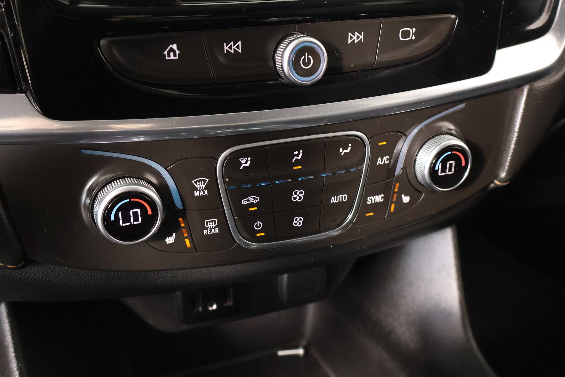 Used 2018 Chevrolet Traverse LT AWD/4WD image 7