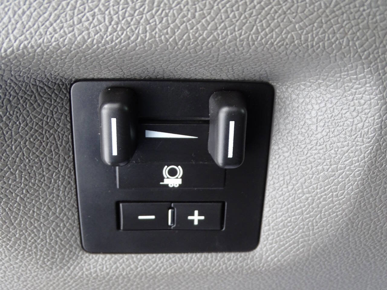 Used 2013 Chevrolet Silverado 3500 W/T image 17