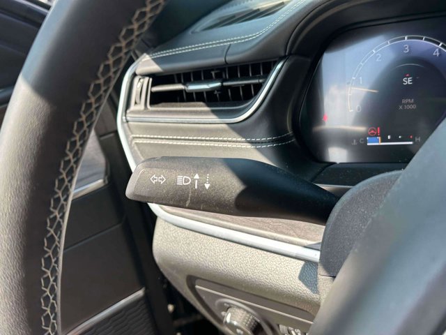 Used 2023 Jeep Grand Cherokee Overland w/ Luxury Tech Group IV image 25