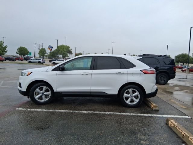 Used 2021 Ford Edge SE image 1