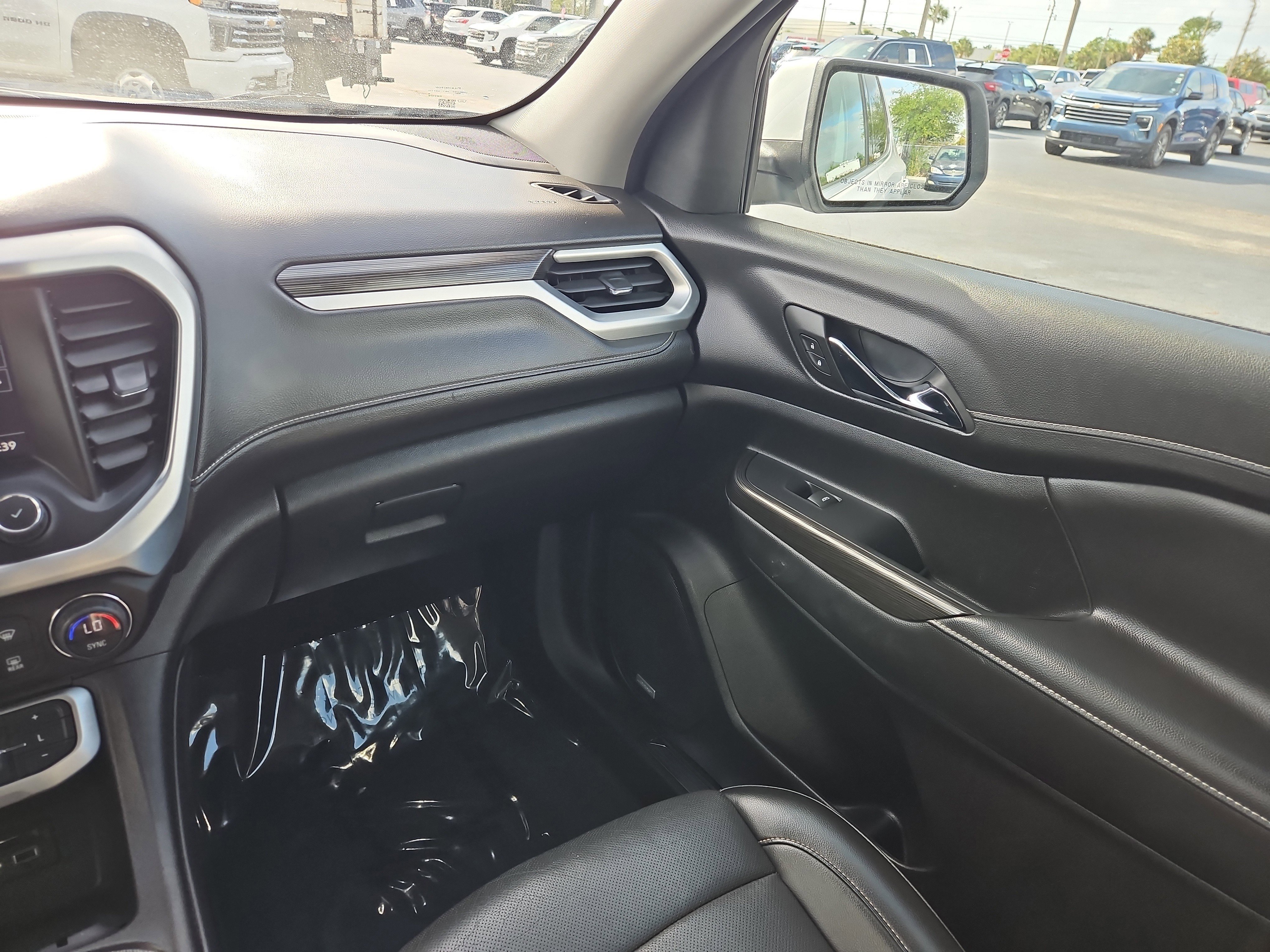 Used 2023 GMC Acadia SLT AWD/4WD image 9