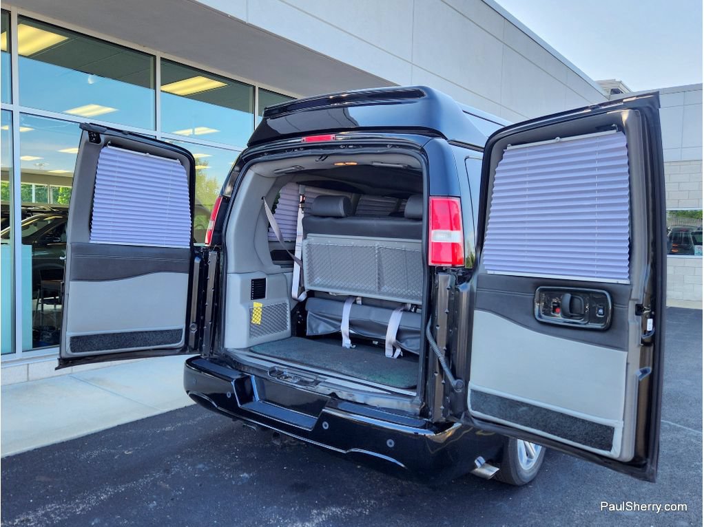 Used 2019 Chevrolet Express 2500 w/ Enhanced Convenience Package RWD image 26