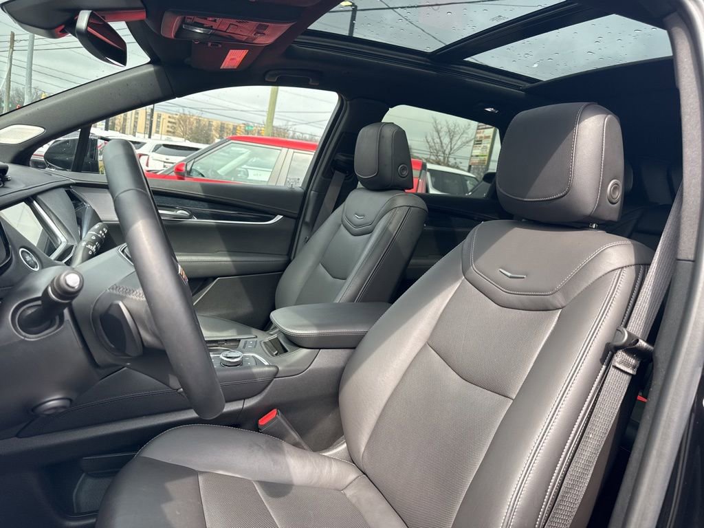 Used 2025 Cadillac XT5 Premium Luxury image 19