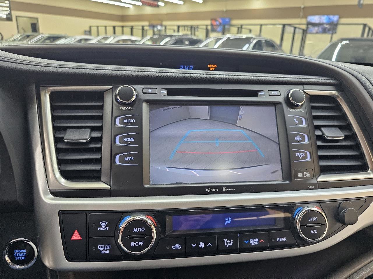 Used 2015 Toyota Highlander XLE AWD/4WD image 34