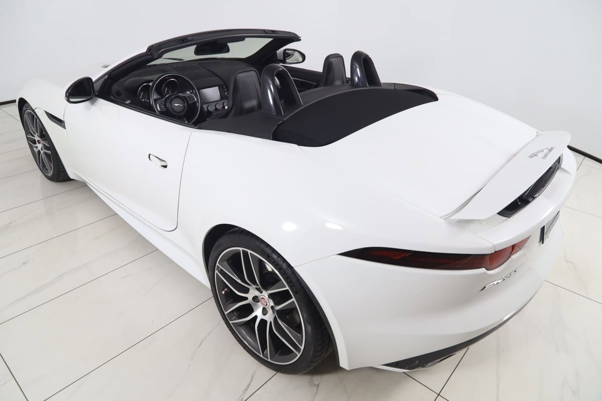 Used 2018 Jaguar F-TYPE R-Dynamic RWD image 34