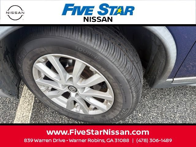 Used 2017 Nissan Rogue SV AWD/4WD image 17