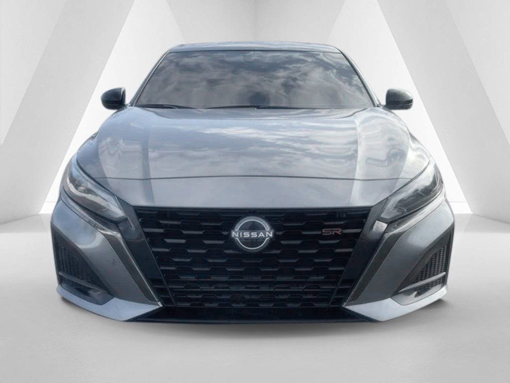 Used 2023 Nissan Altima 2.0 SR image 2