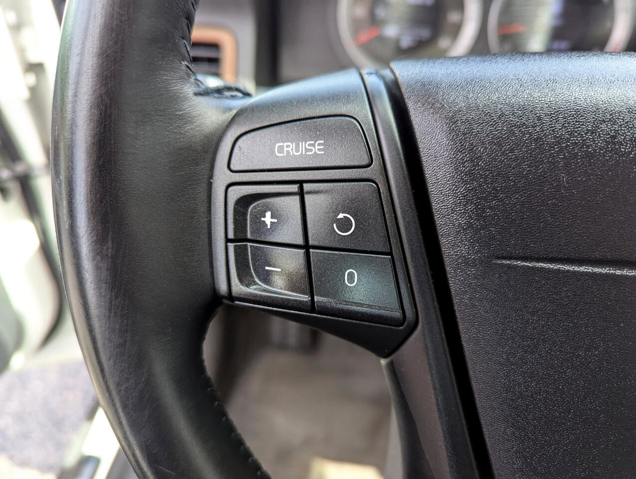 Used 2010 Volvo XC70 3.2 image 16