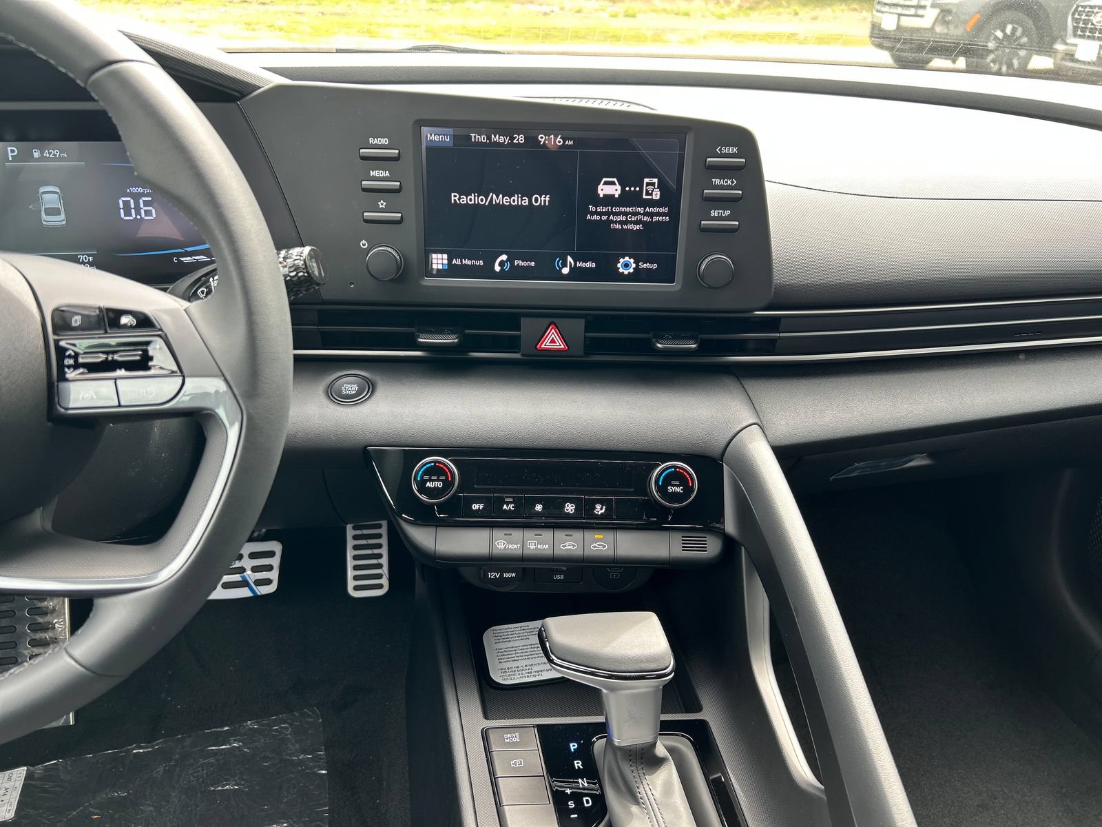 New 2026 Hyundai Elantra SEL Sport FWD image 18