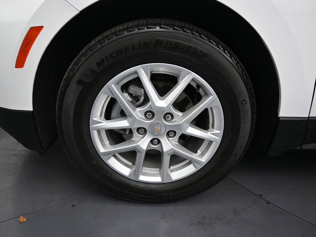 Used 2024 Chevrolet Equinox LS image 9