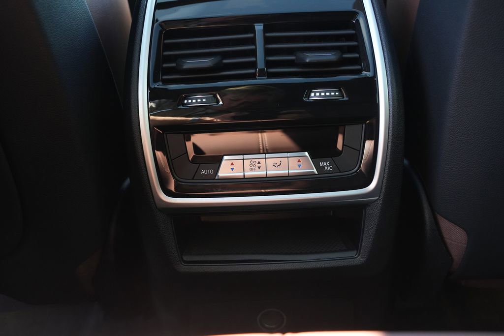 Used 2023 BMW X5 xDrive40i w/ M Sport Package AWD/4WD image 23